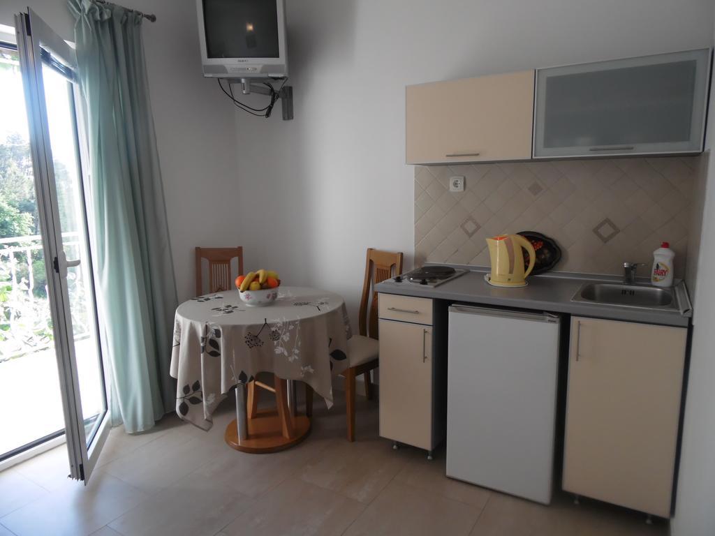 Apartments Slavica Jovanovic Sveti Stefan Room photo