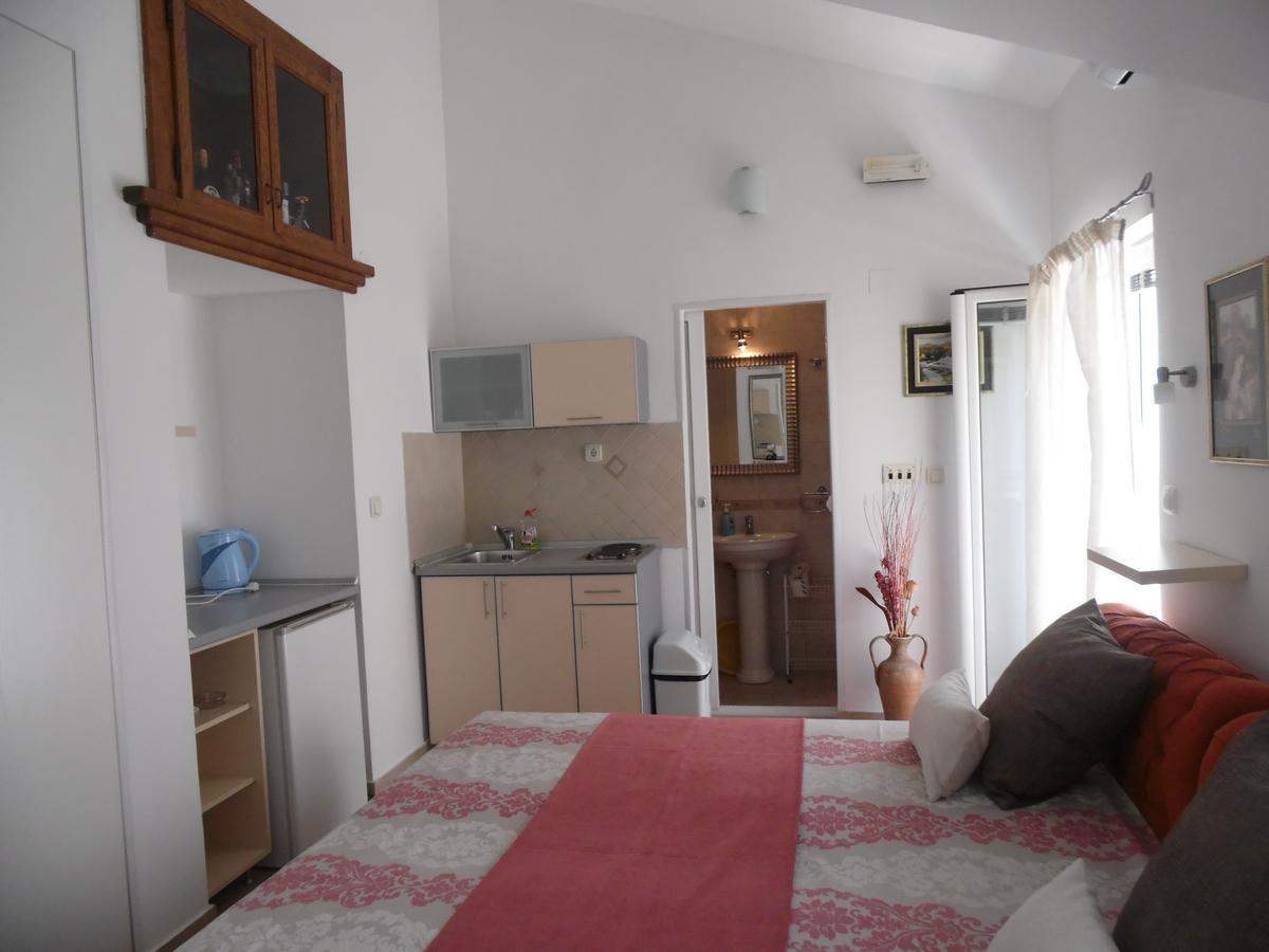 Apartments Slavica Jovanovic Sveti Stefan Exterior photo