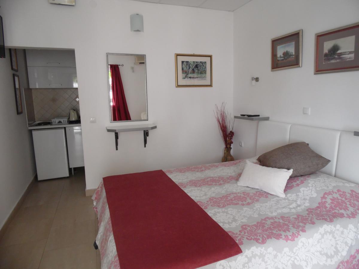 Apartments Slavica Jovanovic Sveti Stefan Exterior photo